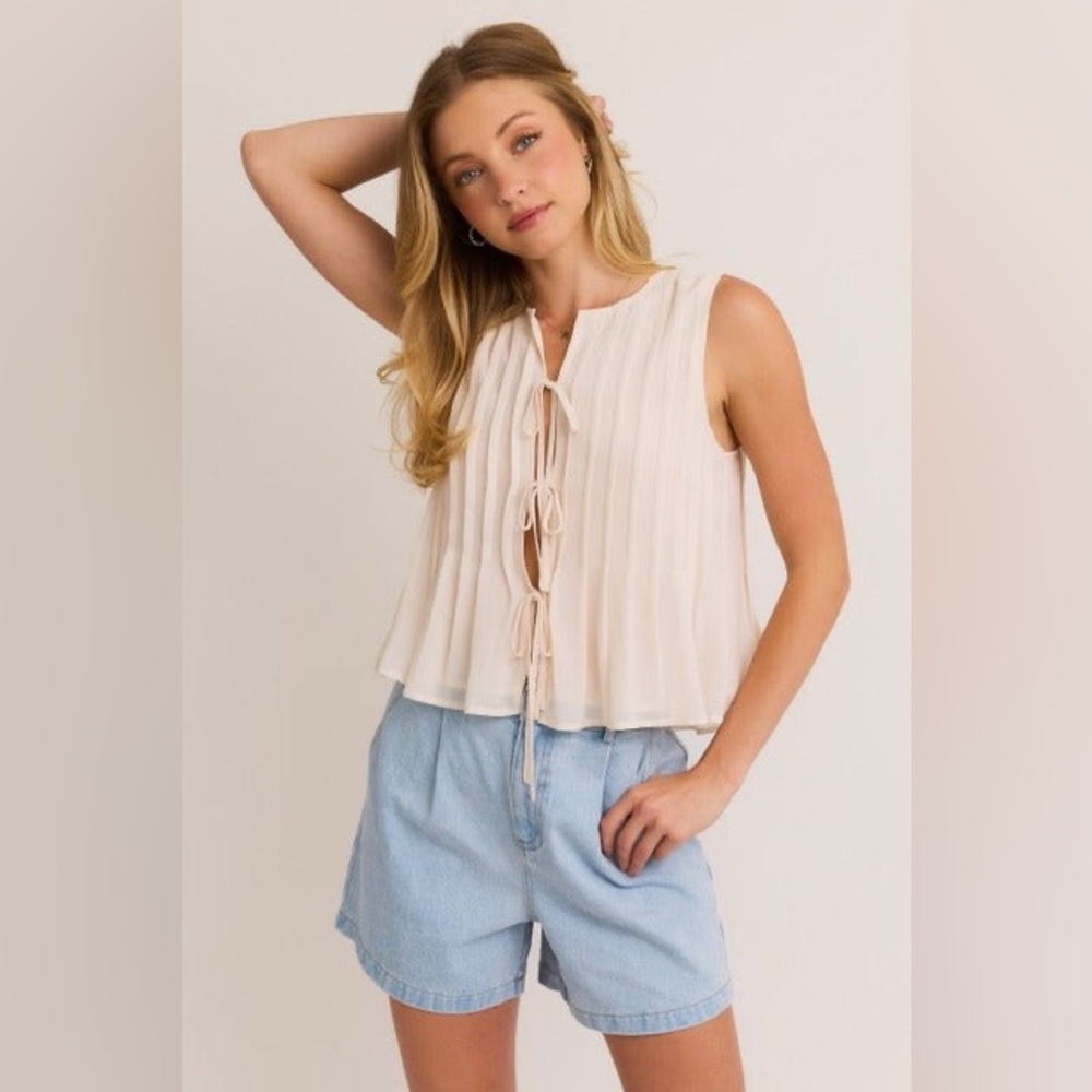 Sleeveless Pleated Front Tie Blouse - Le Lis